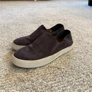 Steve Madden Dark Gray Slip-On Flats